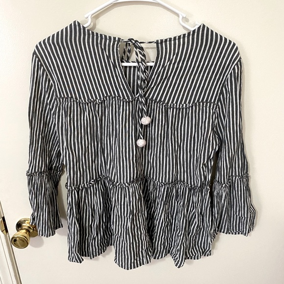 Francesca’s Blouse - Picture 2 of 2